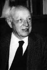 Jean Wyart était un cristallographe et il fût Directeur du Laboratoire de Minéralogie Cristallographie